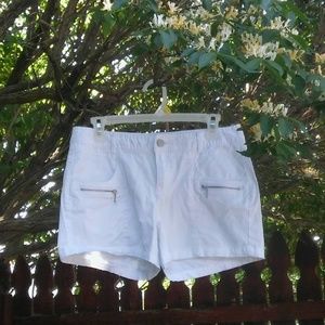 CATO White Shorts Perfect for the Summer